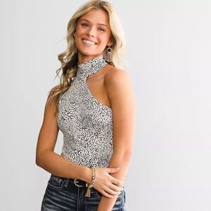 NWT Women’s RED BY BKE Asymmetrical Cold Shoulder Tank Top- Size Small